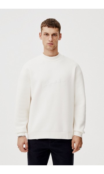 Beyaz Balıkçı Yaka Idendified Nakışlı Erkek Sweatshirt (Pull & Bear)
